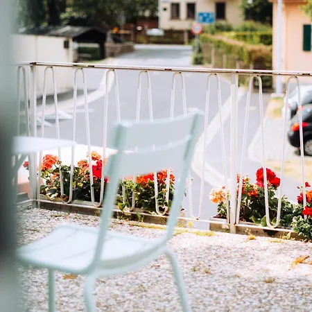 여관 Molo Rouge - Boutiquehotel & Cafe *