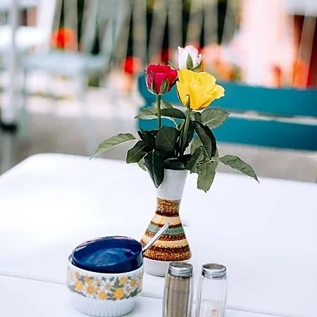 Molo Rouge - Boutiquehotel & Cafe Inn