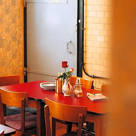 Molo Rouge - Boutiquehotel & Cafe Inn *